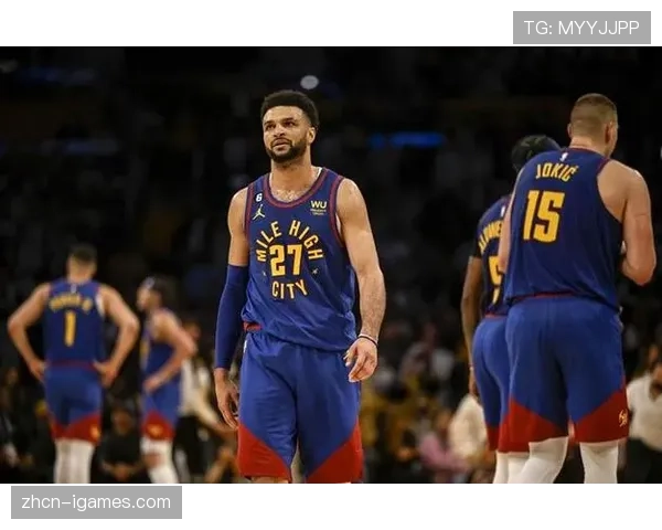 老鹰穆雷轻伤不下火线，球队后场深度经受考验