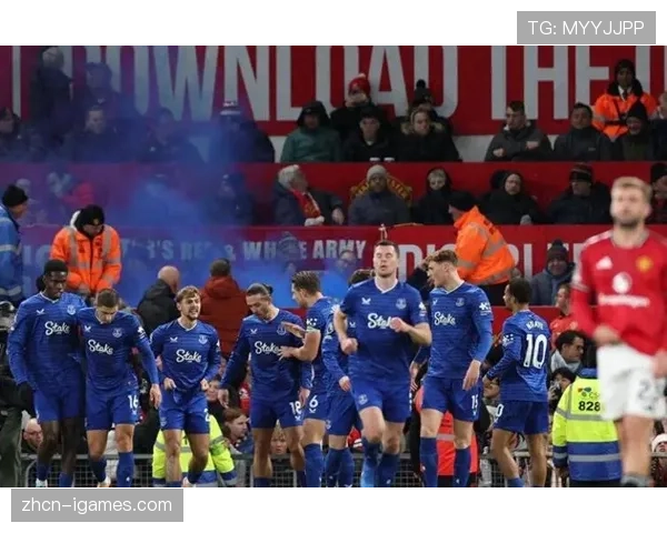 曼联对阵狼队，莫耶斯重返老特拉福德