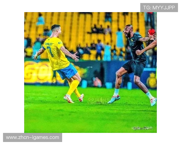 利雅得胜利门将失误“反向助攻”，对手头球破门引热议